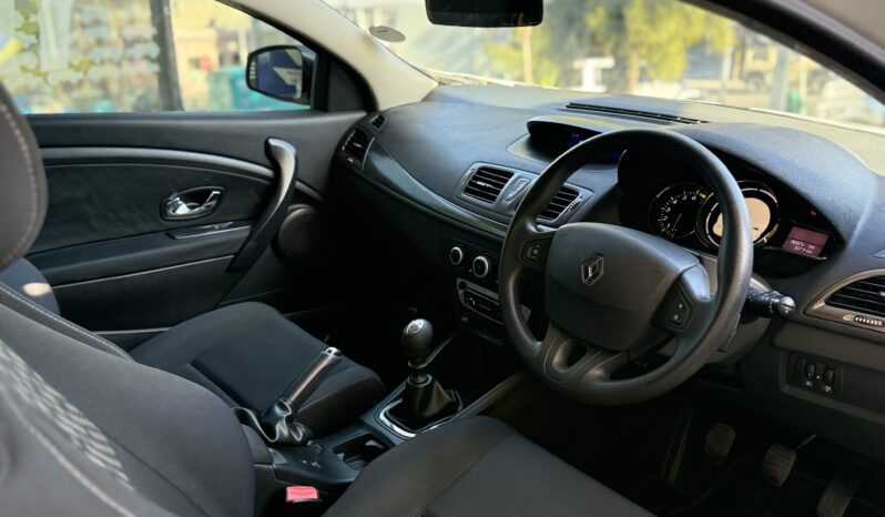Renault Megane 1.6 Coupe full