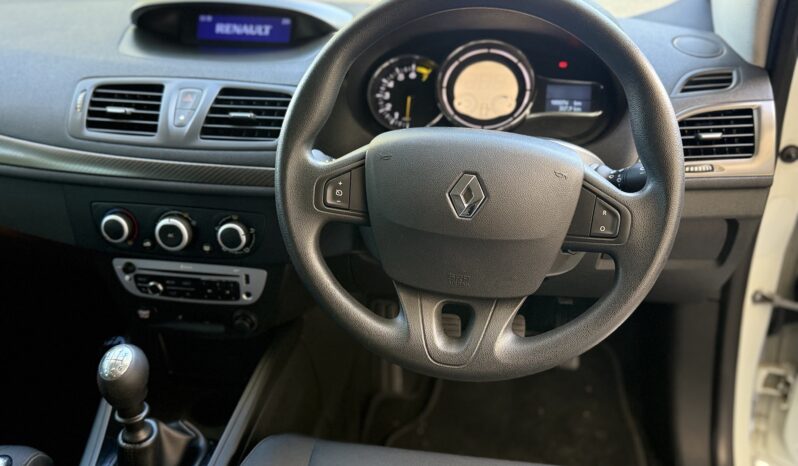 Renault Megane 1.6 Coupe full