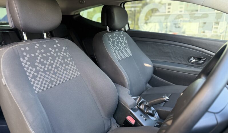 Renault Megane 1.6 Coupe full