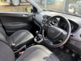 Hyundai Grand i10 Manual