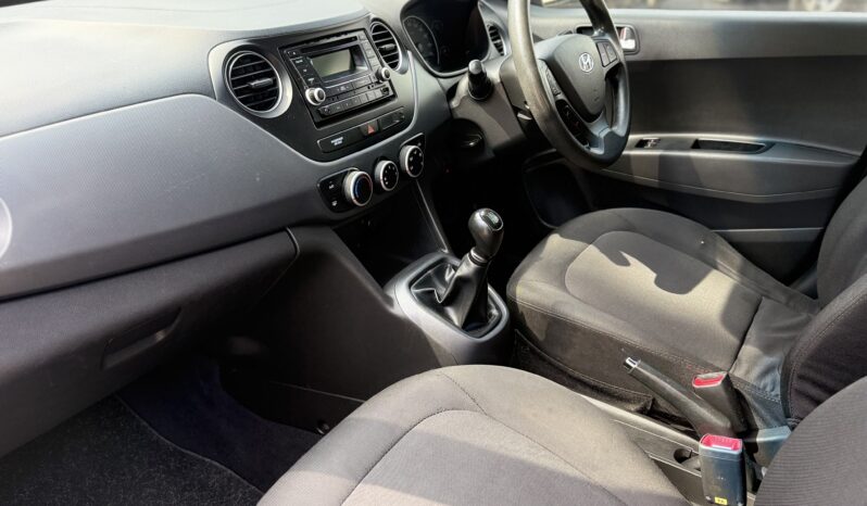 Hyundai Grand i10 Manual full