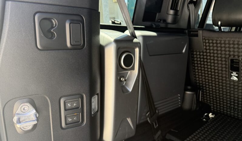 2021 Land Rover Defender X 110 D300 full